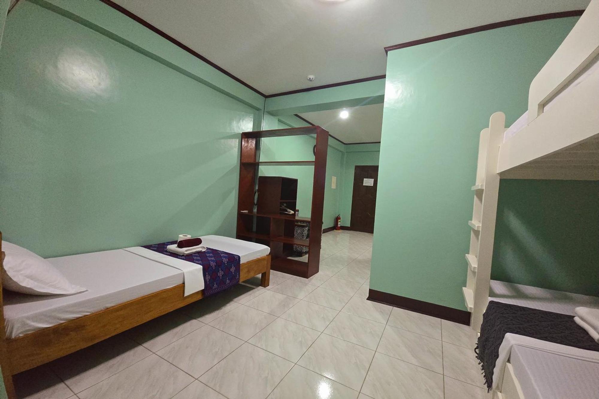 Nober Pension House City Center Puerto Princesa Bagian luar foto