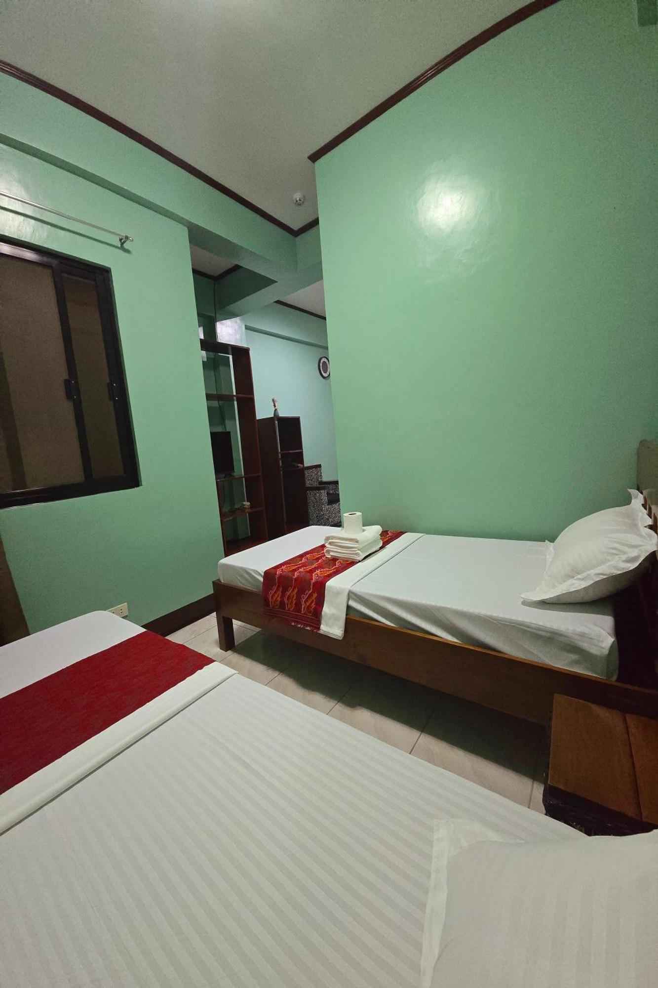 Nober Pension House City Center Puerto Princesa Bagian luar foto